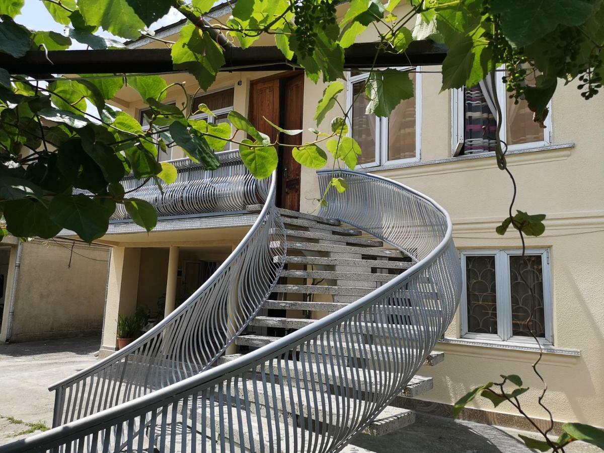 Shorena'S House Zugdidi Bagian luar foto